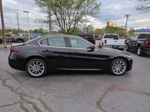 2019 Alfa Romeo Giulia - Image 4 of 19