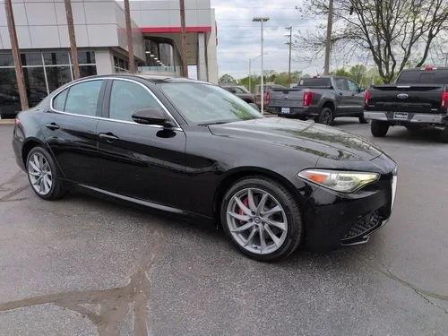 2019 Alfa Romeo Giulia - Image 5 of 19