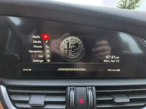 2019 Alfa Romeo Giulia - Image 13 of 19