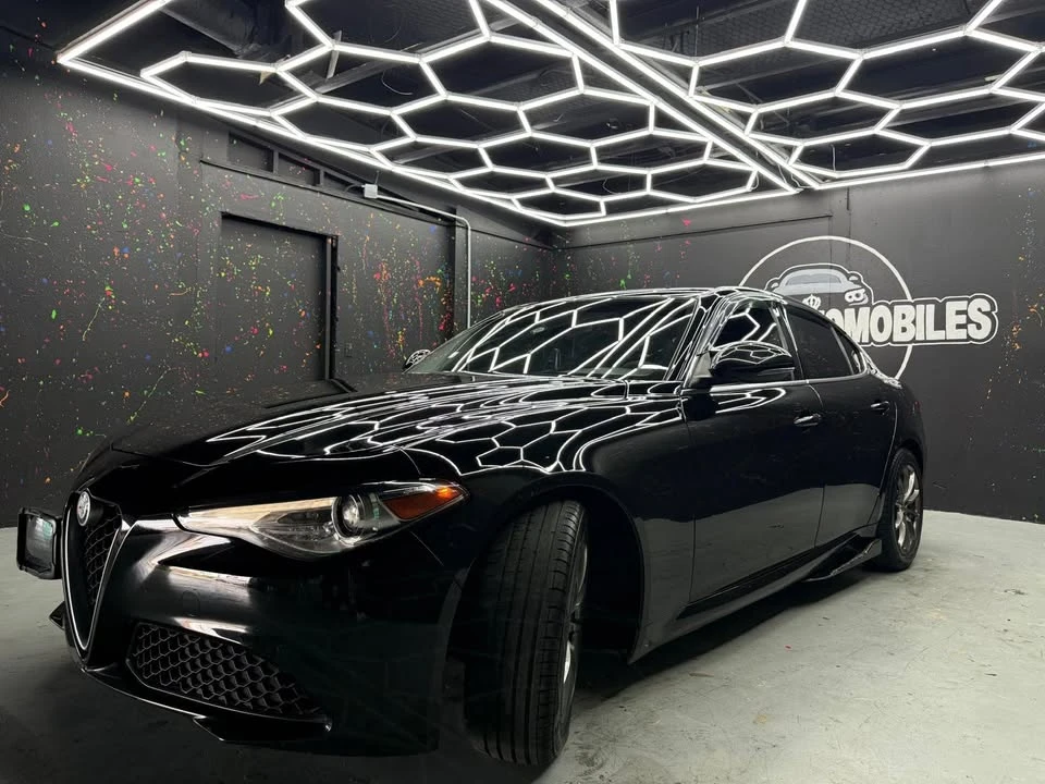2019 Alfa Romeo Giulia - Image 11 of 15