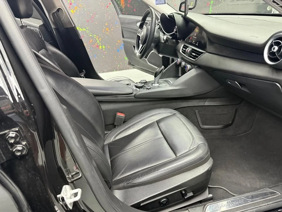 2019 Alfa Romeo Giulia - Image 8 of 15