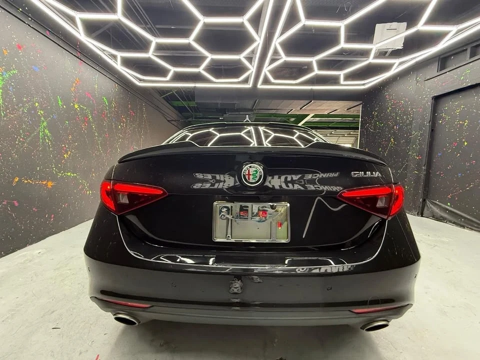 2019 Alfa Romeo Giulia - Image 5 of 15
