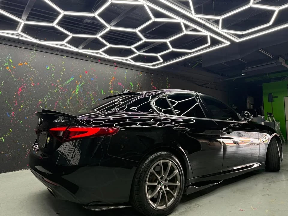 2019 Alfa Romeo Giulia - Image 13 of 15