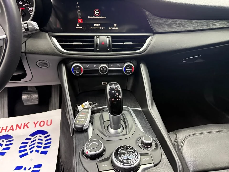 2019 Alfa Romeo Giulia - Image 6 of 15