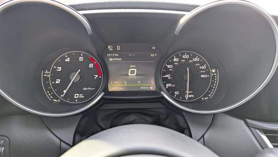 2019 Alfa Romeo Giulia - Image 9 of 14