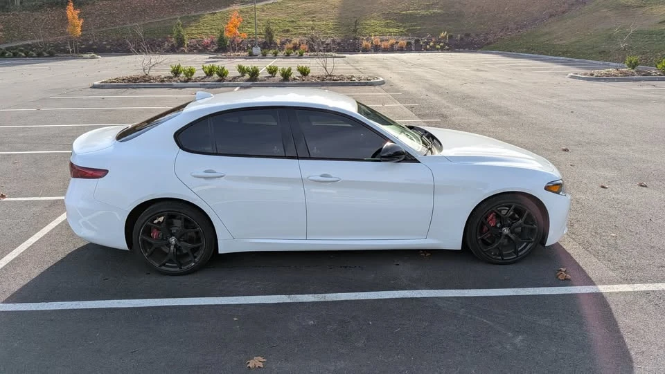 2019 Alfa Romeo Giulia - Image 2 of 14