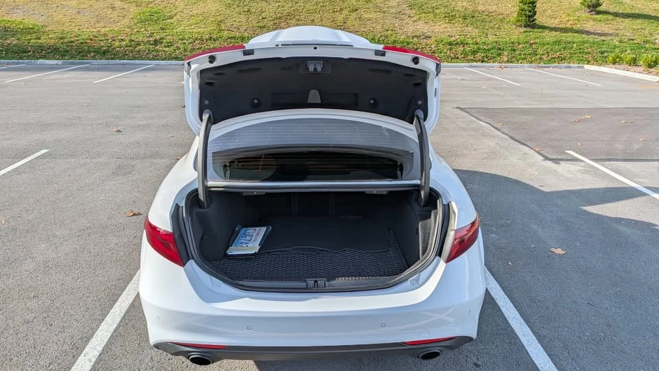 2019 Alfa Romeo Giulia - Image 12 of 14
