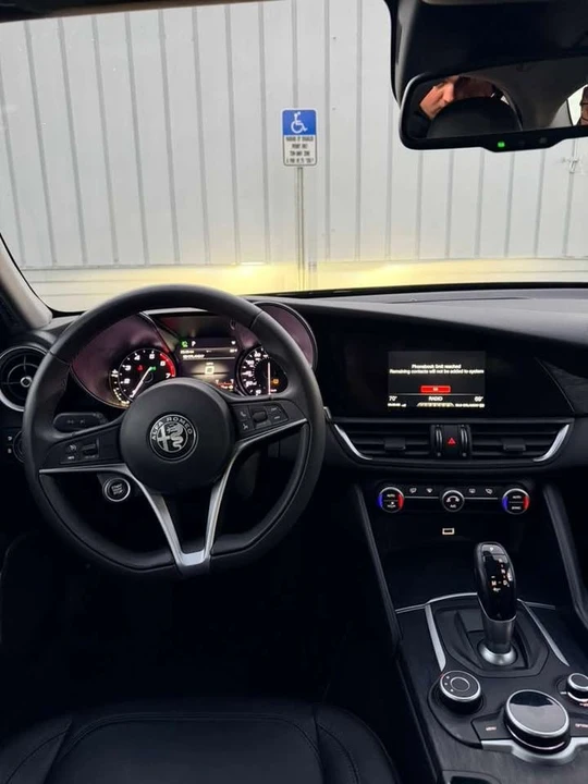 2019 Alfa Romeo Giulia - Image 10 of 15