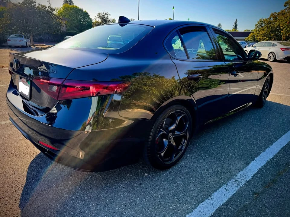 2019 Alfa Romeo Giulia - Image 7 of 17