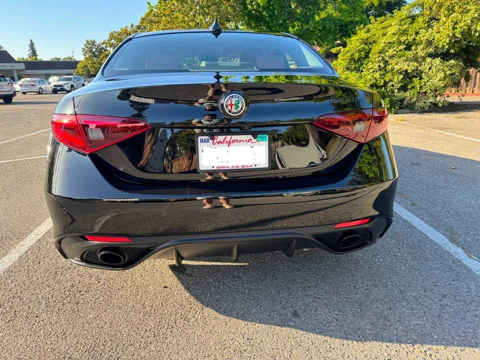 2019 Alfa Romeo Giulia - Image 6 of 17