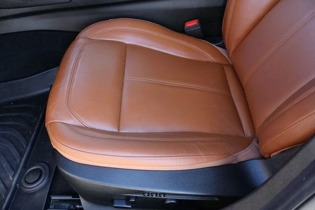 2019 Alfa Romeo Giulia - Image 17 of 19