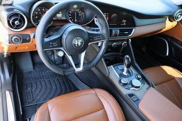 2019 Alfa Romeo Giulia - Image 8 of 19
