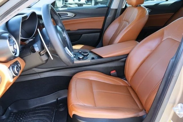 2019 Alfa Romeo Giulia - Image 18 of 19