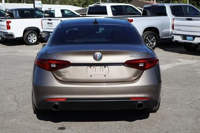 2019 Alfa Romeo Giulia - Image 5 of 19