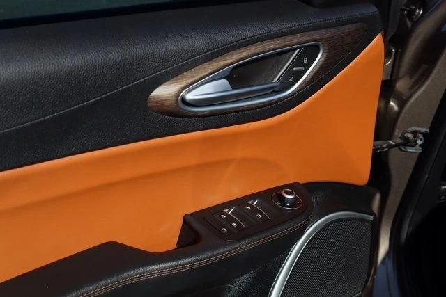 2019 Alfa Romeo Giulia - Image 16 of 19