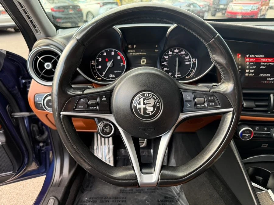 2019 Alfa Romeo Giulia - Image 6 of 18