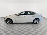 2019 Alfa Romeo Giulia - Image 5 of 10