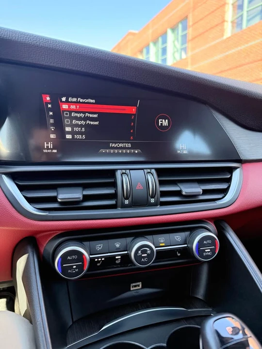 2019 Alfa Romeo Giulia - Image 12 of 13