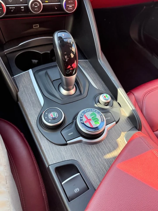 2019 Alfa Romeo Giulia - Image 11 of 13