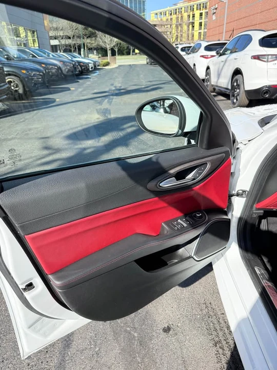 2019 Alfa Romeo Giulia - Image 7 of 13