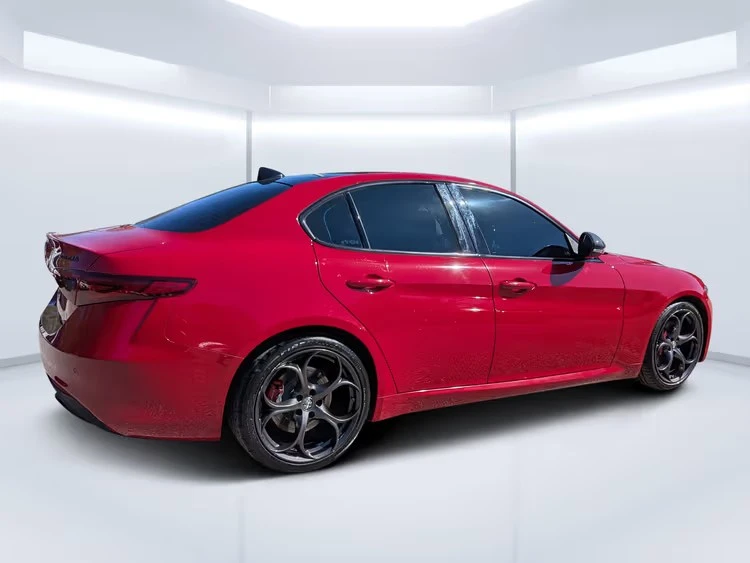 2019 Alfa Romeo Giulia - Image 3 of 12