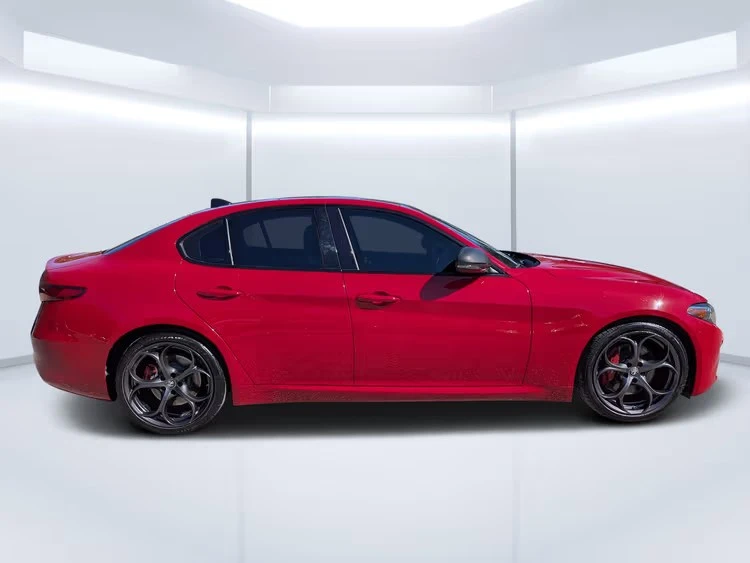 2019 Alfa Romeo Giulia - Image 4 of 12