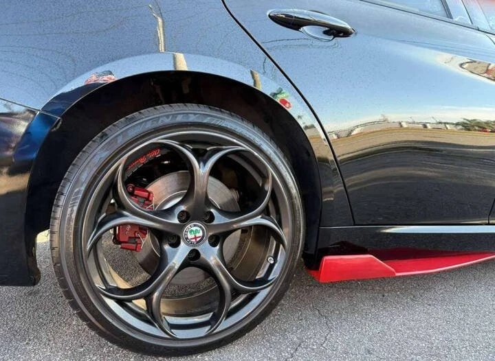 2019 Alfa Romeo Giulia - Image 9 of 20
