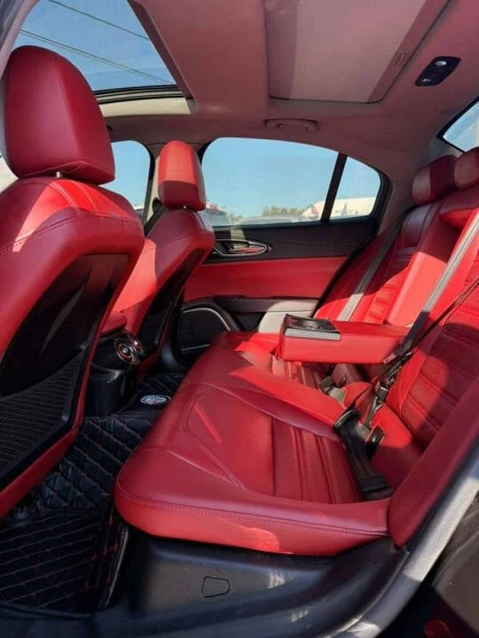 2019 Alfa Romeo Giulia - Image 17 of 20