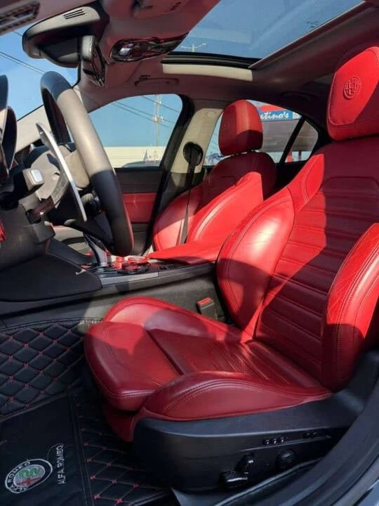 2019 Alfa Romeo Giulia - Image 18 of 20