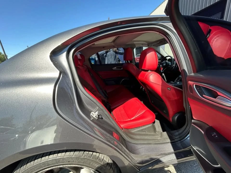 2019 Alfa Romeo Giulia - Image 14 of 19