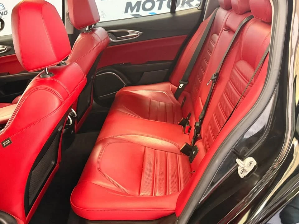 2019 Alfa Romeo Giulia - Image 14 of 16
