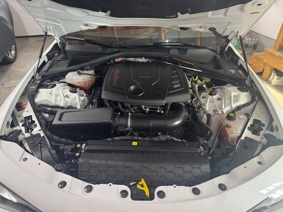 2019 Alfa Romeo Giulia - Image 13 of 18