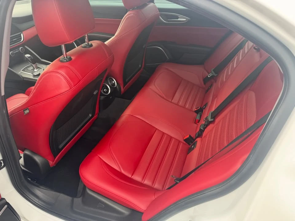 2019 Alfa Romeo Giulia - Image 9 of 18