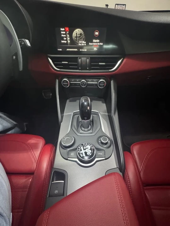 2019 Alfa Romeo Giulia - Image 12 of 18