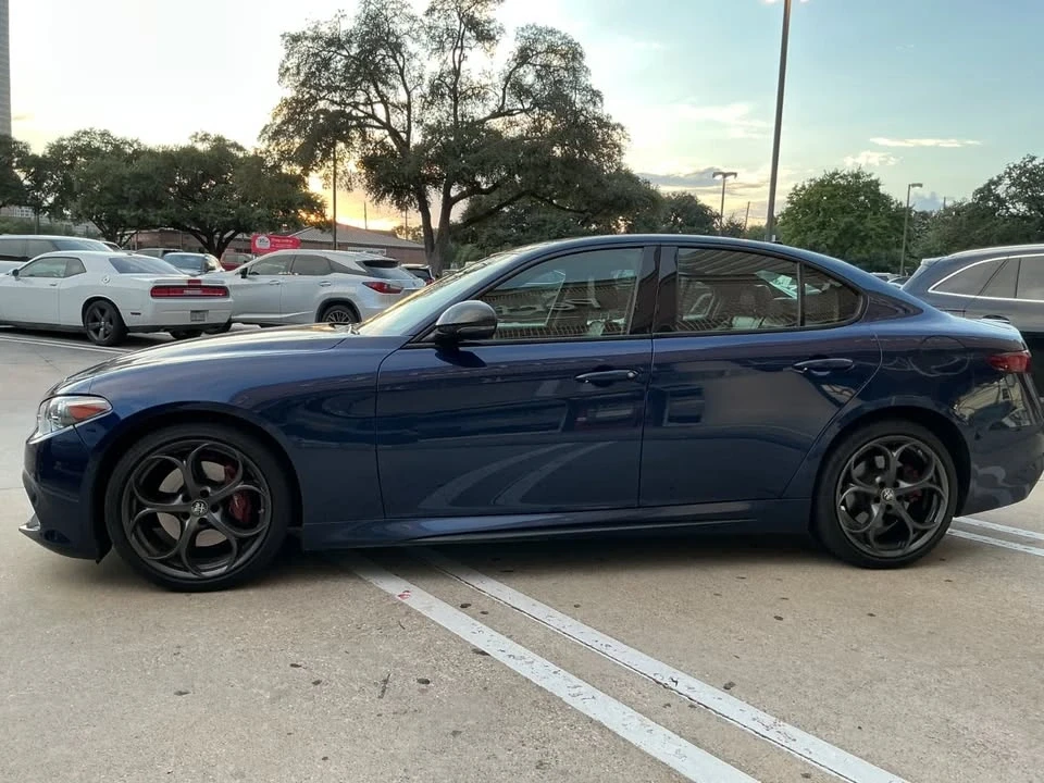 2019 Alfa Romeo Giulia - Image 5 of 11