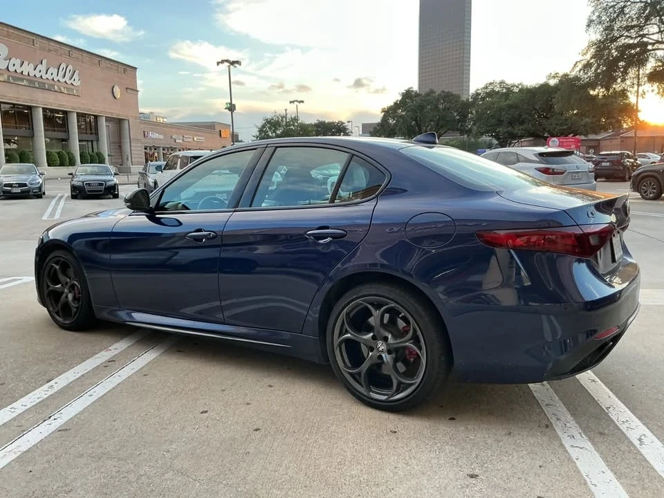 2019 Alfa Romeo Giulia - Image 4 of 11