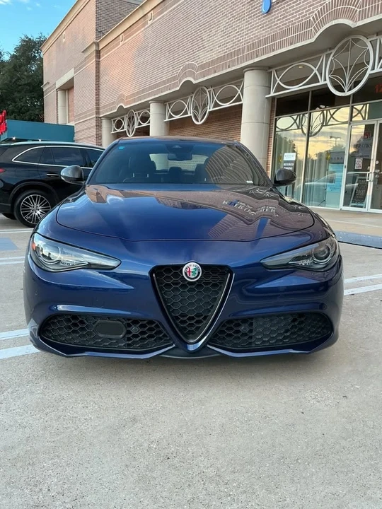 2019 Alfa Romeo Giulia - Image 2 of 11