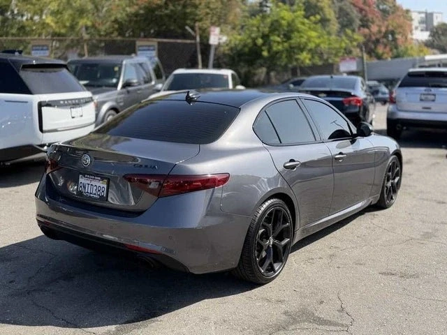 2019 Alfa Romeo Giulia - Image 5 of 17