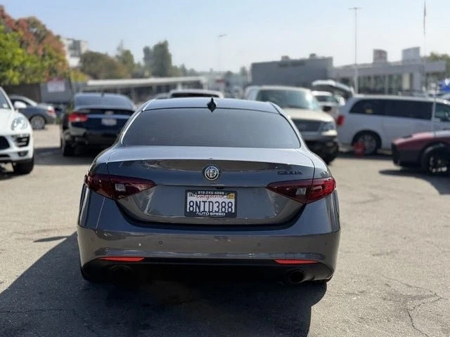 2019 Alfa Romeo Giulia - Image 4 of 17