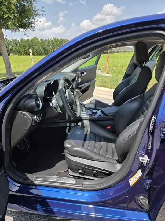 2019 Alfa Romeo Giulia - Image 11 of 20
