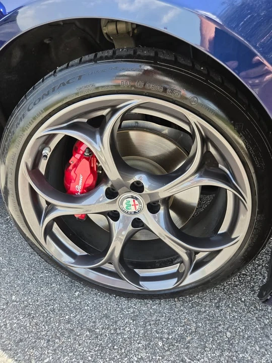 2019 Alfa Romeo Giulia - Image 18 of 20