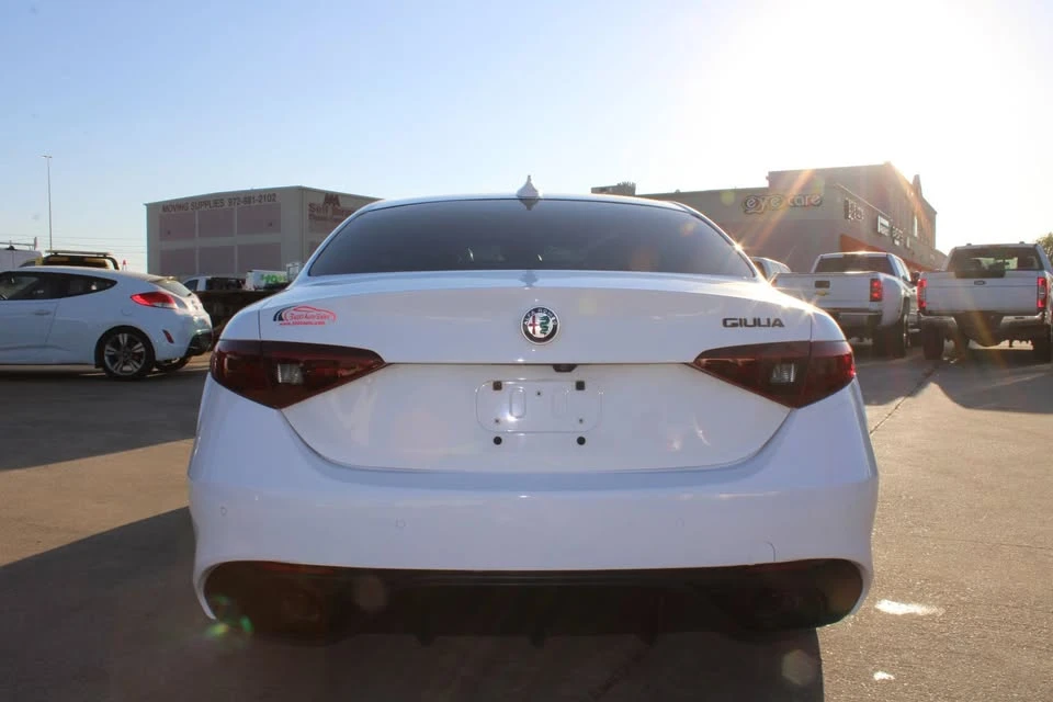 2019 Alfa Romeo Giulia - Image 6 of 20