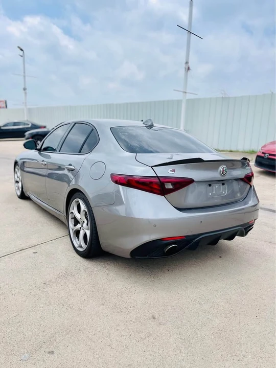 2019 Alfa Romeo Giulia - Image 5 of 5