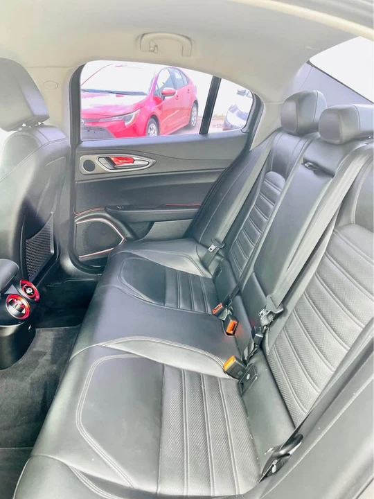 2019 Alfa Romeo Giulia - Image 4 of 5