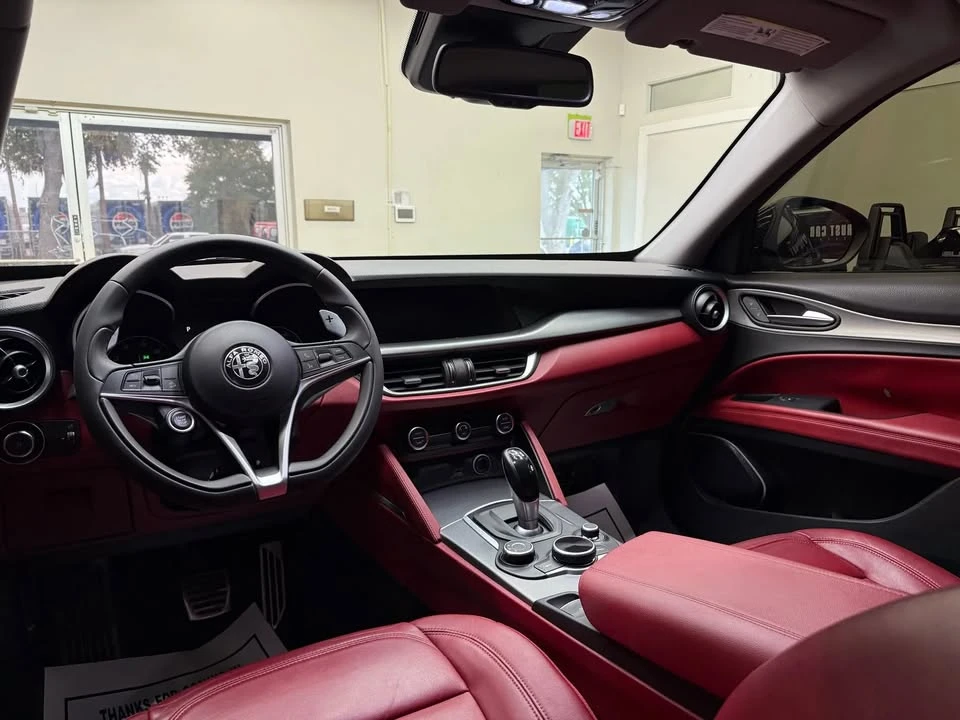 2019 Alfa Romeo Stelvio - Image 17 of 20