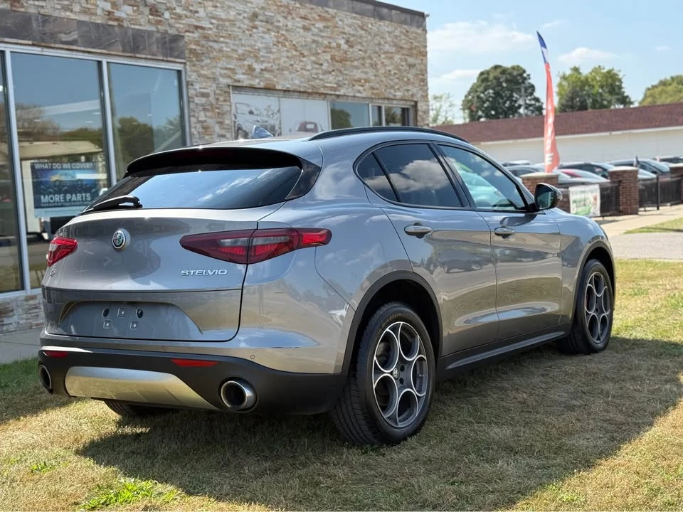 2019 Alfa Romeo Stelvio - Image 5 of 19