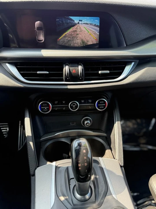 2019 Alfa Romeo Stelvio - Image 17 of 19