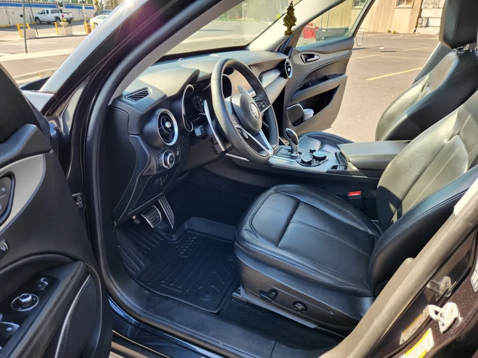 2019 Alfa Romeo Stelvio - Image 12 of 17
