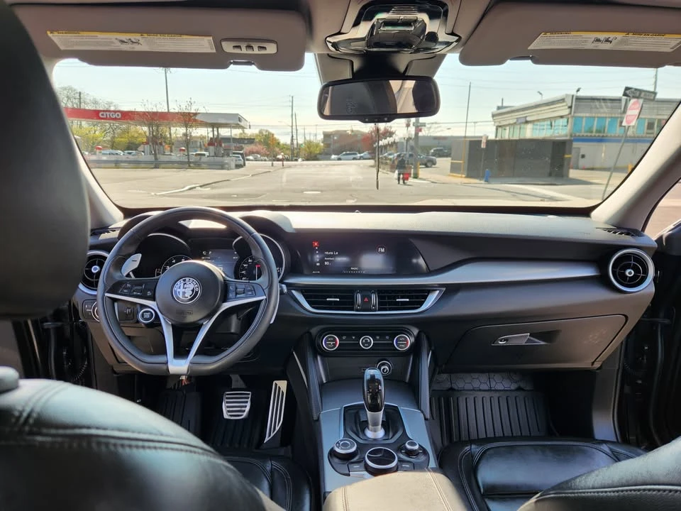 2019 Alfa Romeo Stelvio - Image 13 of 17