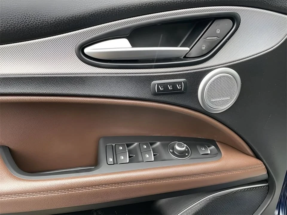 2019 Alfa Romeo Stelvio - Image 8 of 14